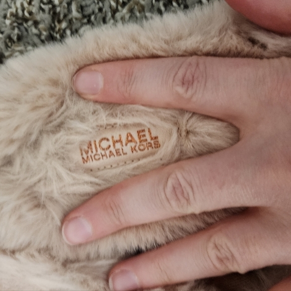 MICHAEL MICHAEL KORS Blush Scarlett Faux Fur Slide Sandal M - Picture 3 of 8